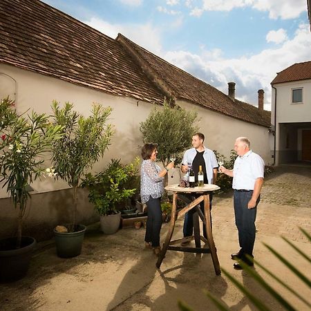 Weingut Familie Krell Hotel Mitterretzbach Exterior photo
